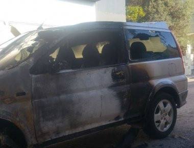 Χανιά: Φωτιά σε αυτοκίνητα τα ξημερώματα - Επί ποδός η Πυροσβεστική (φωτό)